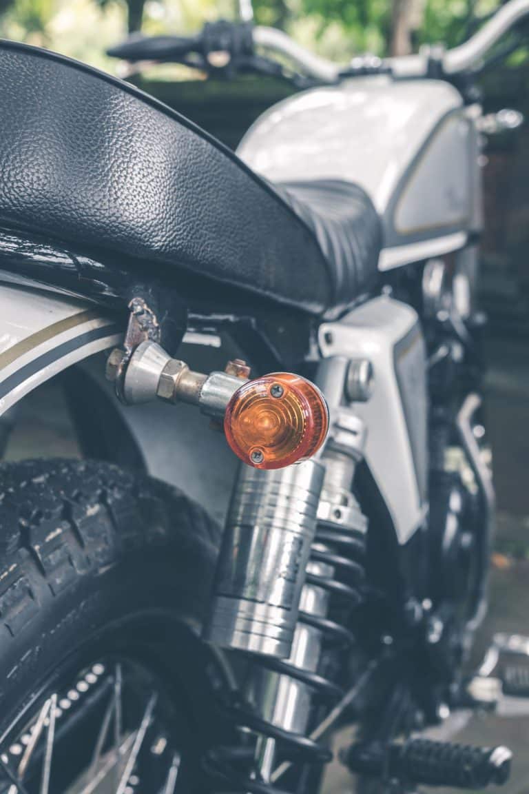 Anatomie d'une moto de speedway : un monocylindre sans frein ni boîte de vitesses