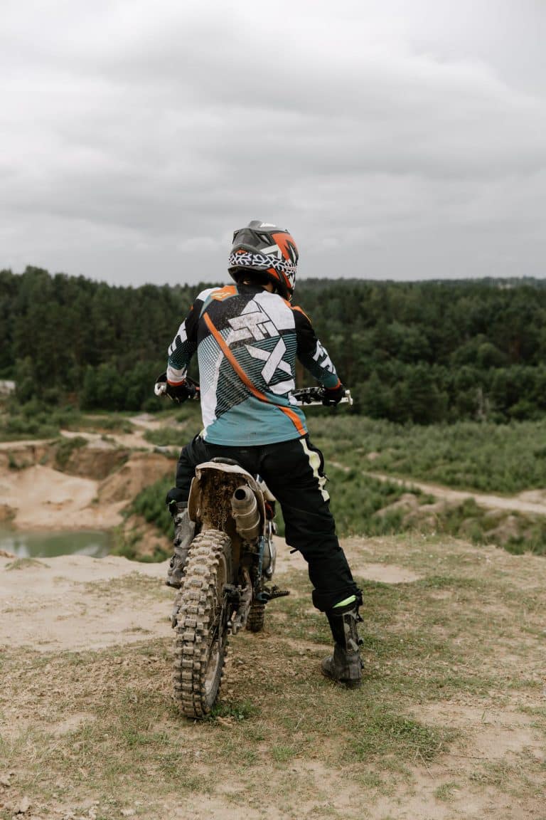 Comment devient-on pilote de speedway ? De la mini-moto au Grand Prix